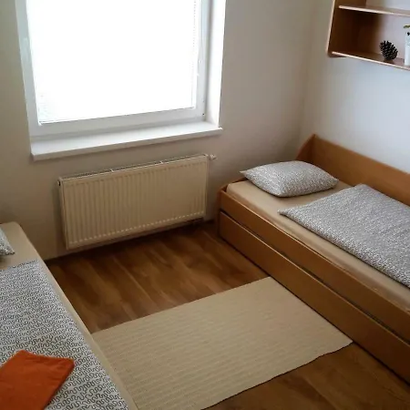 Lejlighed Slavkov & Parking