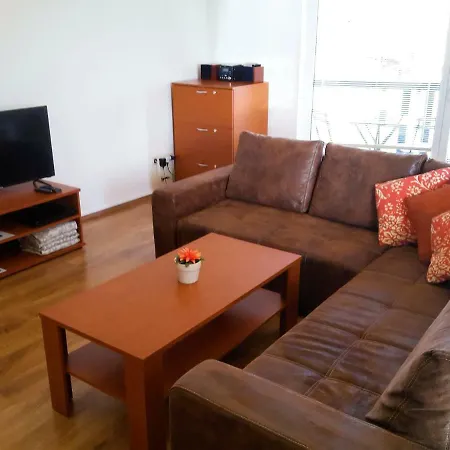 Slavkov & Parking Apartament Nová Lesná